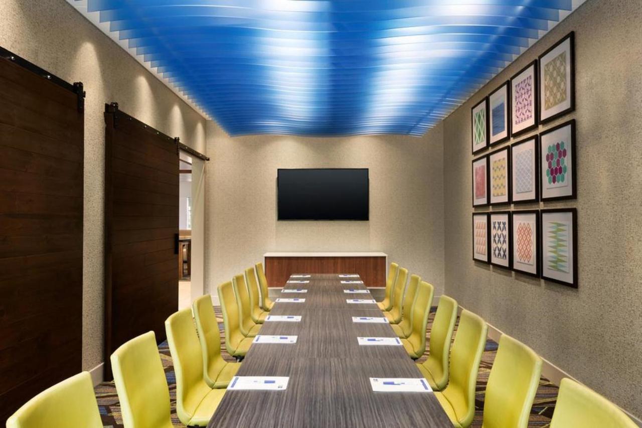 Holiday Inn Express & Suites - Aurora By Ihg Dış mekan fotoğraf