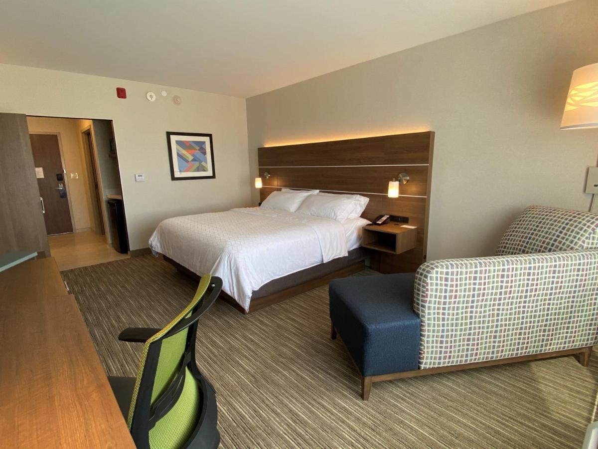 Holiday Inn Express & Suites - Aurora By Ihg Dış mekan fotoğraf