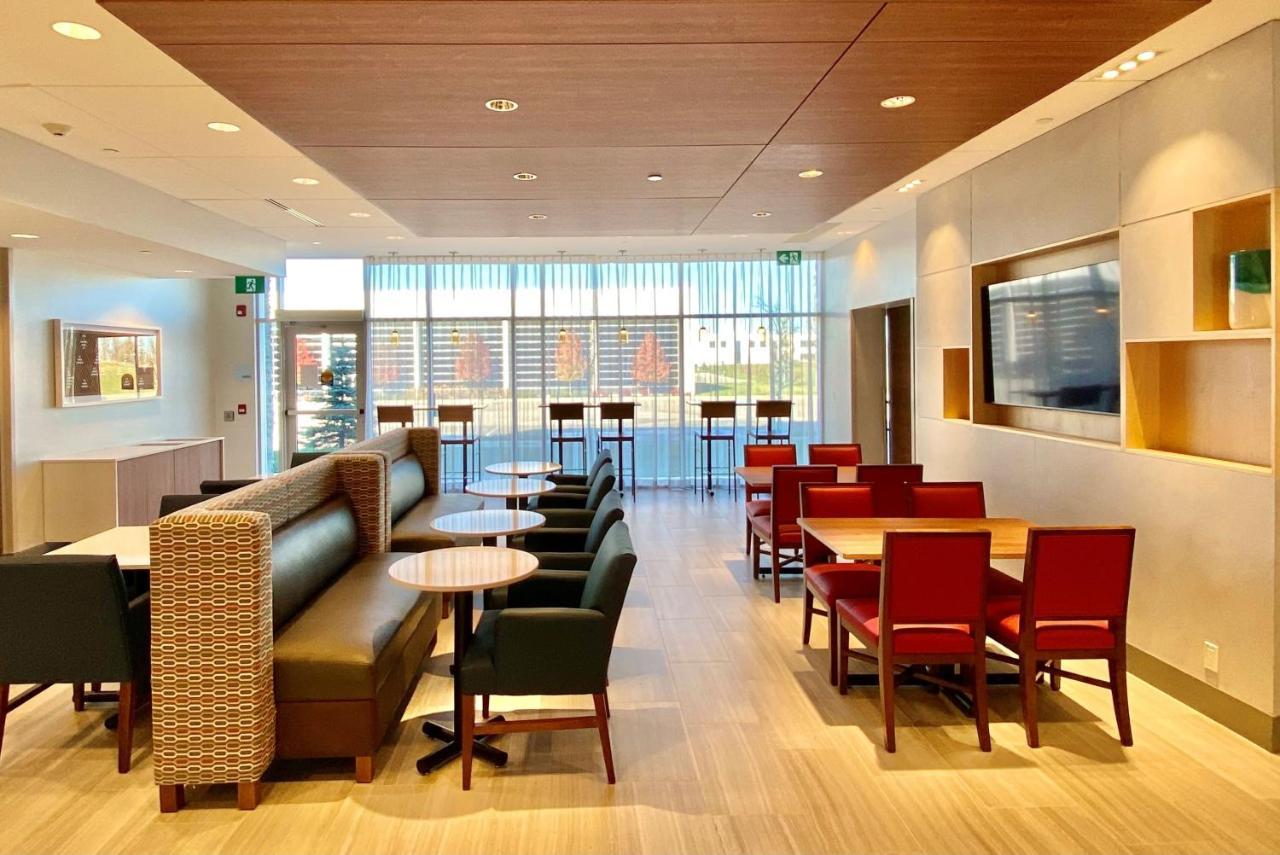 Holiday Inn Express & Suites - Aurora By Ihg Dış mekan fotoğraf