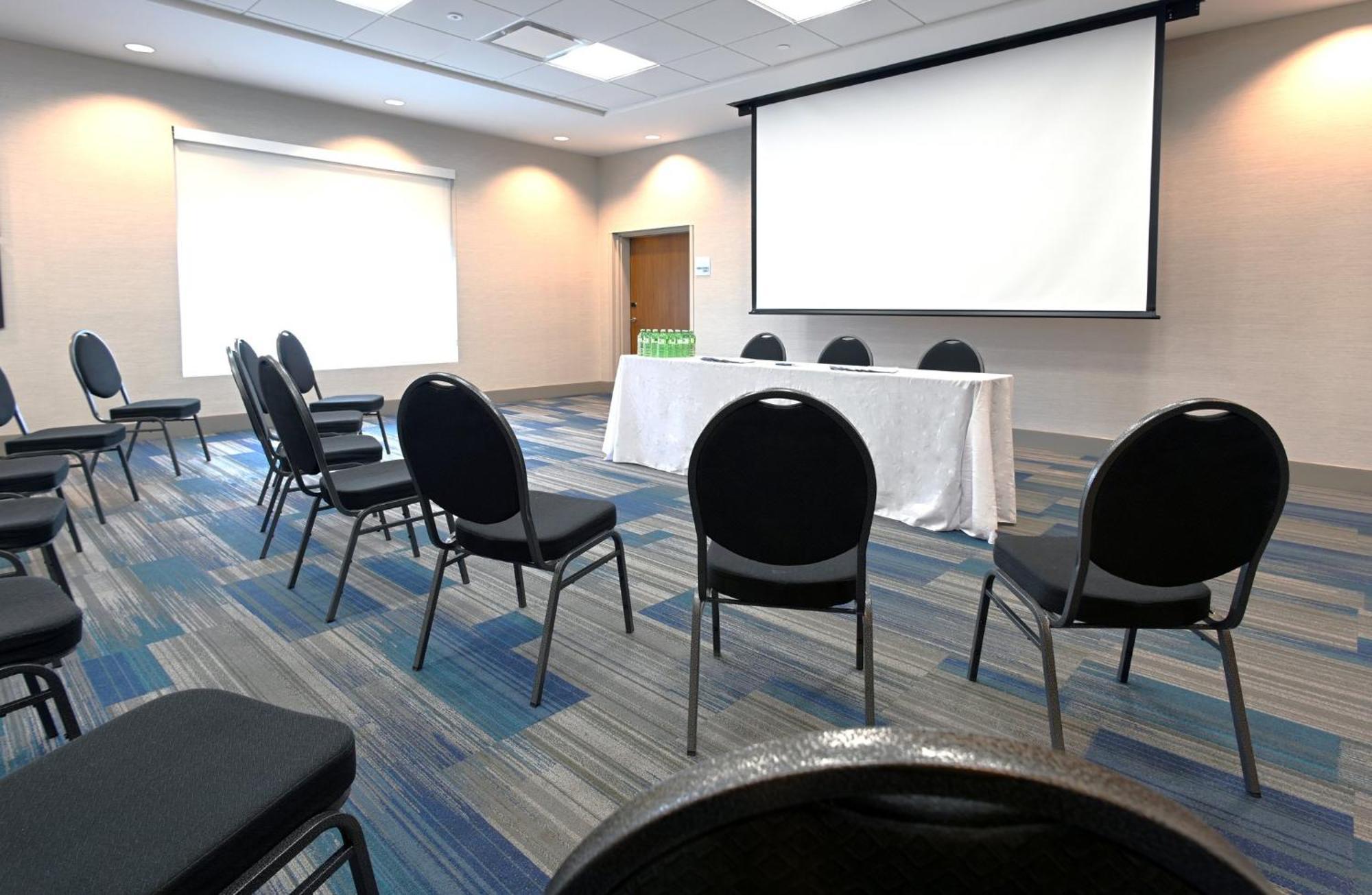 Holiday Inn Express & Suites - Aurora By Ihg Dış mekan fotoğraf
