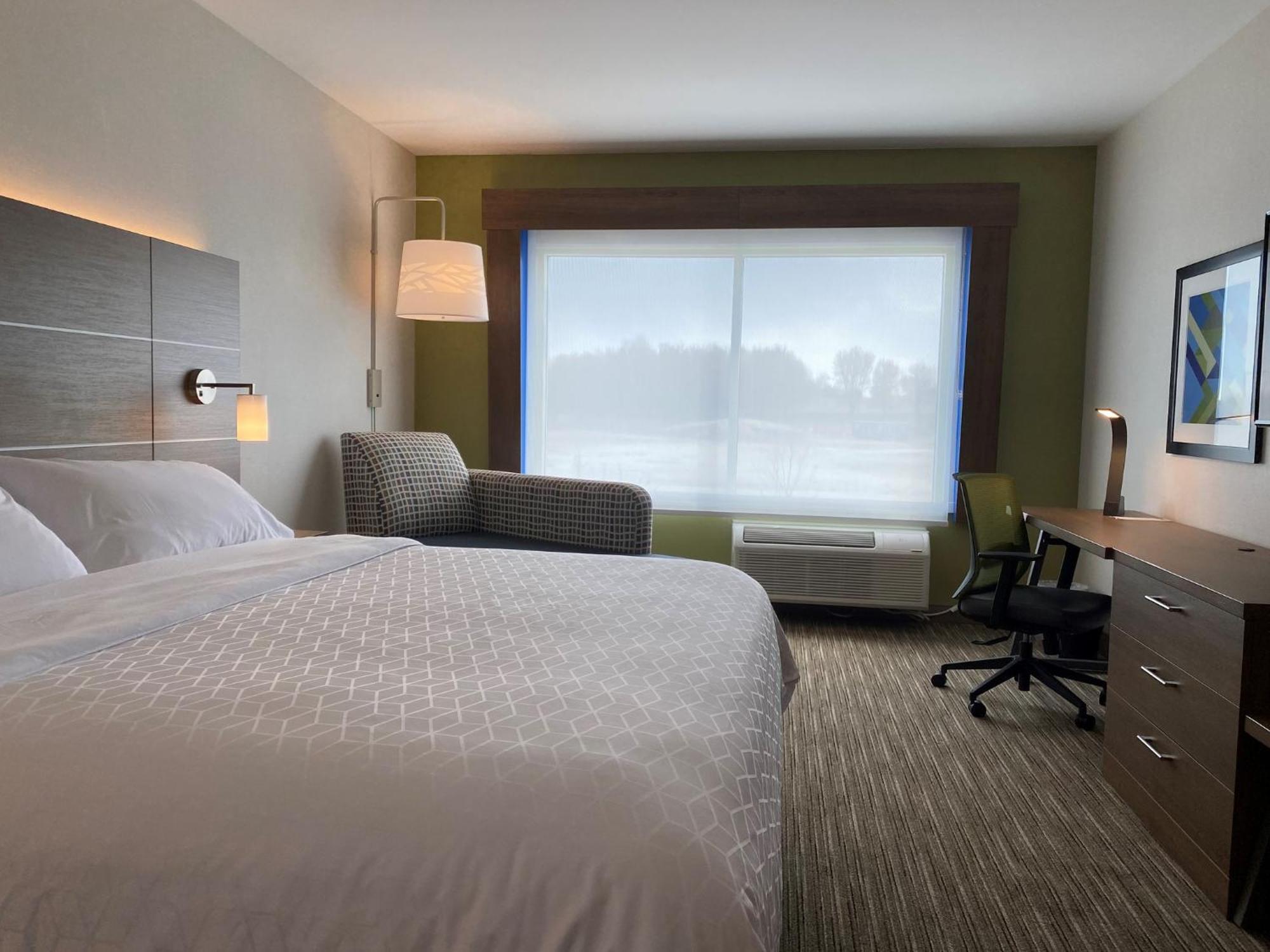 Holiday Inn Express & Suites - Aurora By Ihg Dış mekan fotoğraf