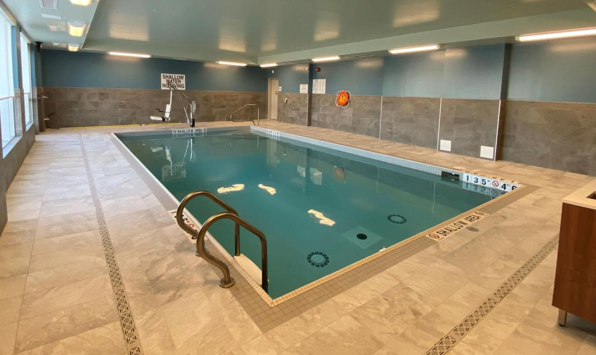 Holiday Inn Express & Suites - Aurora By Ihg Dış mekan fotoğraf